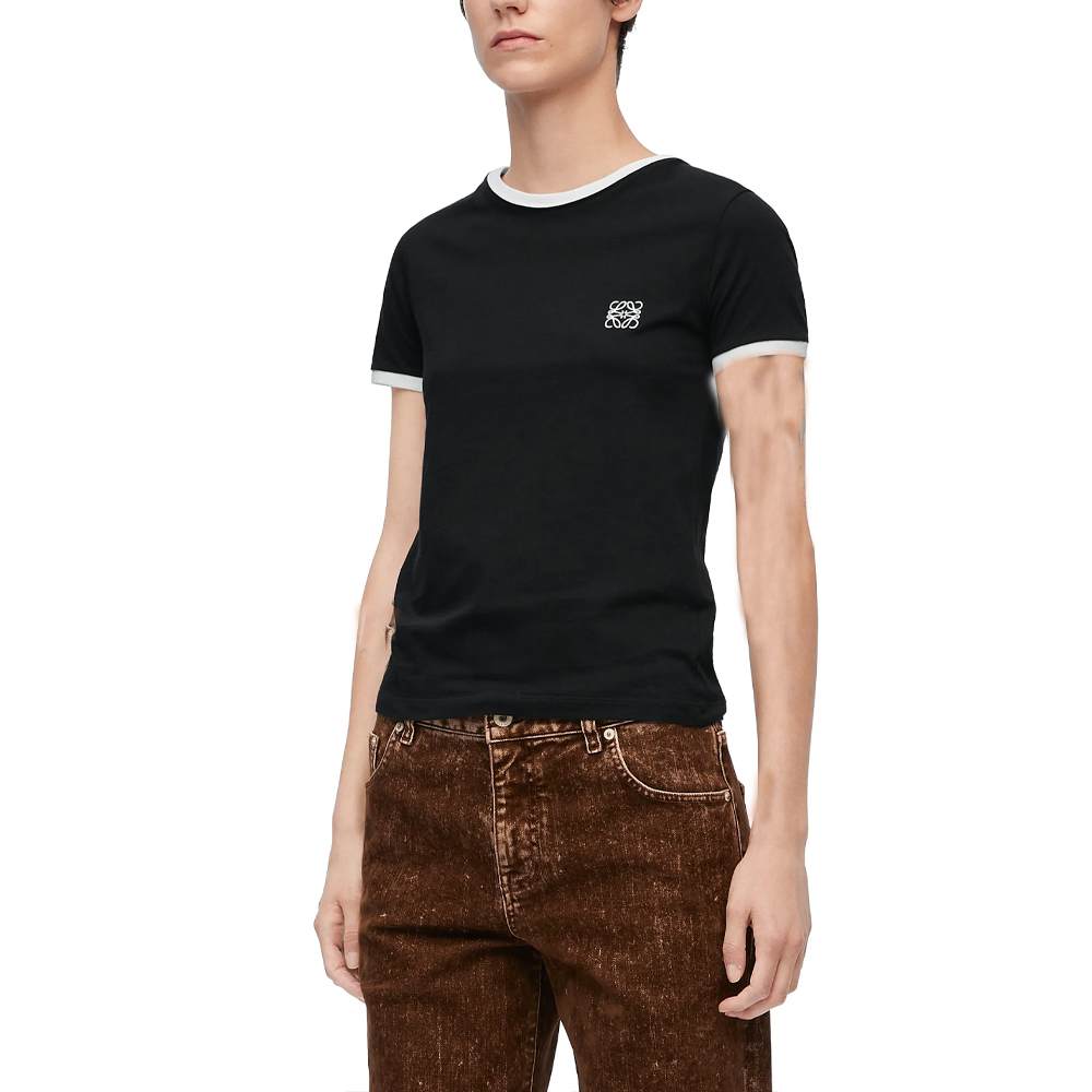 Shop (W) LOEWE 2023秋冬对比Logo印花修身黑色T恤。 S359Y22X28-1102
