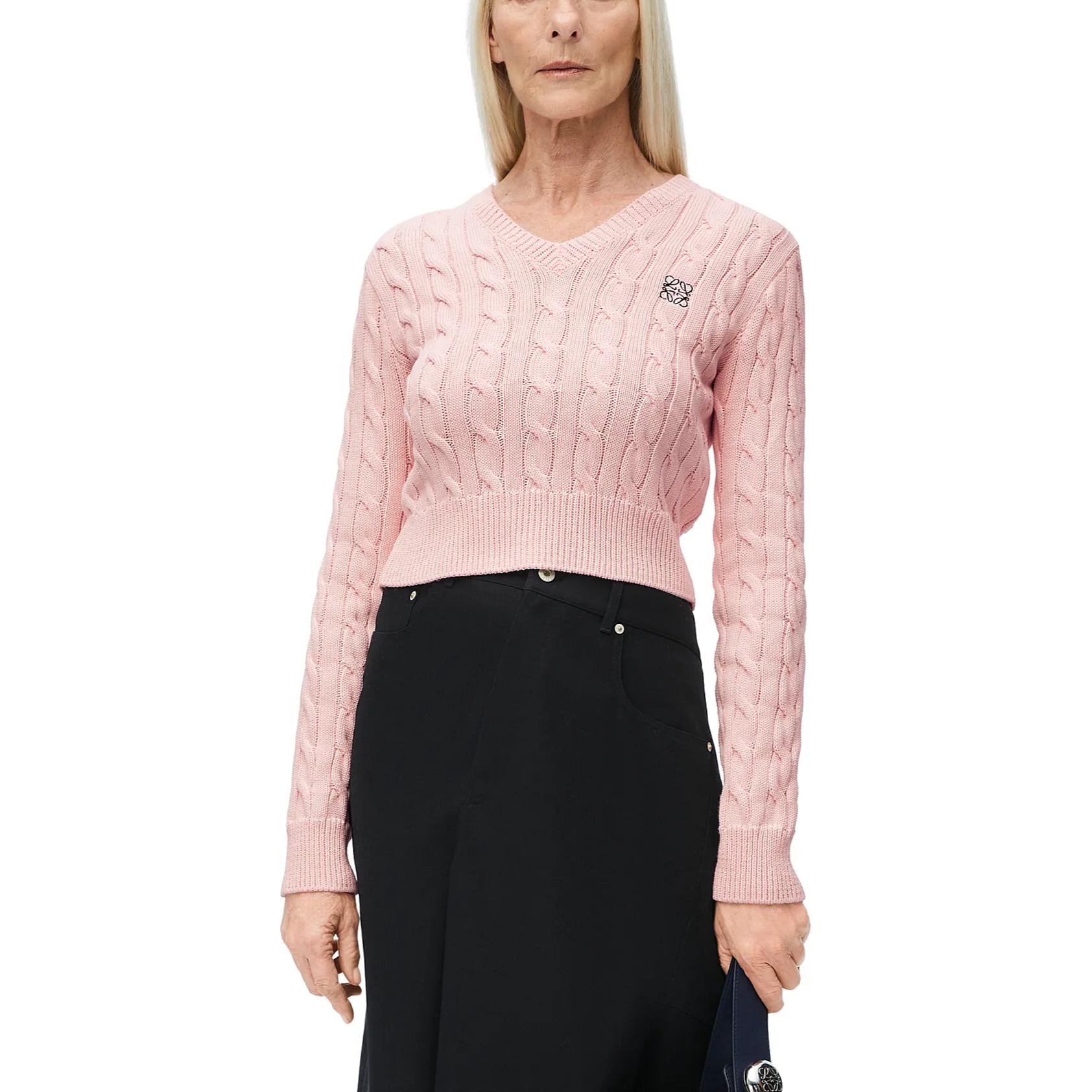Lookbook (Women) LOEWE FW24 Baby Pink  V-Neck Embroidered Logo Knit Cardigan. S359Y14KFG-7080