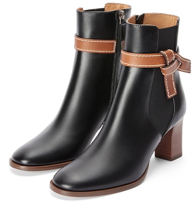 (W) LOEWE Gate High Heels 'Hitam' 'Heels Blok Santai Kulit Sederhana' L815286X05-1329 Lookbook (W) LOEWE Gate High Heels 'Hitam' 'Heels Blok Santai Kulit Sederhana' L815286X05-1329