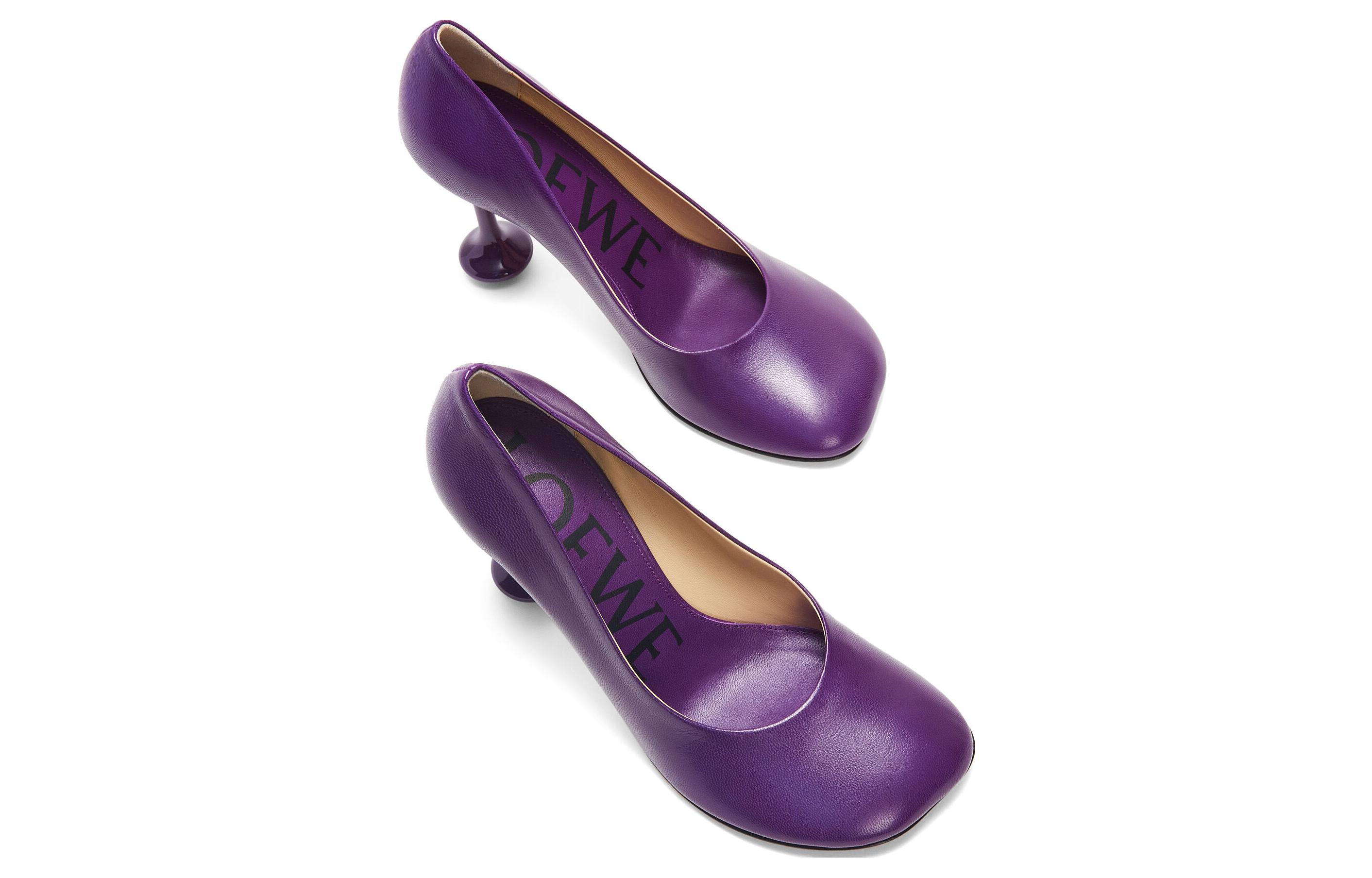 Shop LOEWE羅意威 羊皮 圓頭滑鞋 細跟 高筒鞋 9cm 女裝 紫色