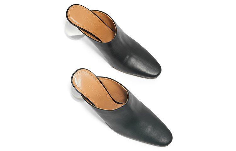 Shop (W) LOEWE 黑色皮革穆勒鞋 L815379X35-1100