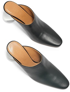 (W) LOEWE Sepatu Slip-On Kulit 'Hitam' L815379X35-1100 Shop (W) LOEWE Sepatu Slip-On Kulit 'Hitam' L815379X35-1100