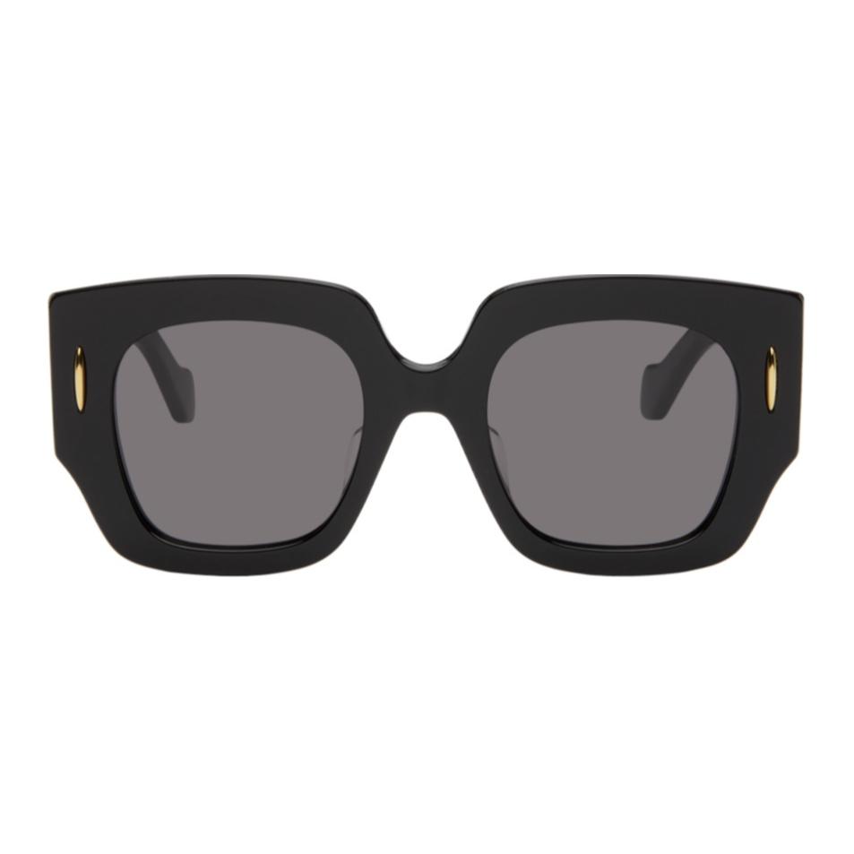 Order (W) Kacamata Hitam LOEWE Rectangular Acetate dengan Detail Logo. LW40129UW5001A 192337156168