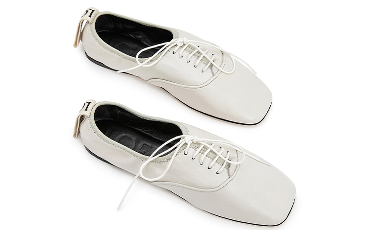 Lookbook (W) LOEWE Slip-On ''Weißes Leder'' L815S02X03-1950