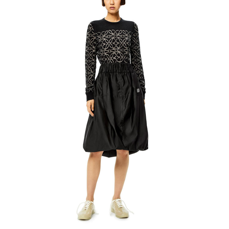 Lookbook (W) LOEWE SS22 黑色羊毛燃烧花图案羊绒毛衣上衣 S540Y14KA4-1100