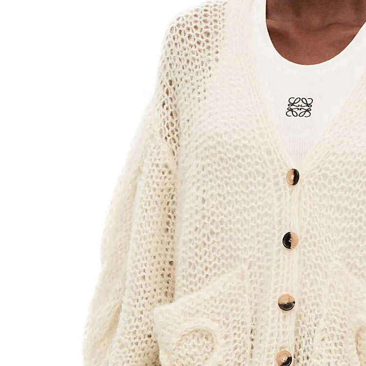 Details for (W) LOEWE 2022春夏V领宽松针织开衫米色休闲毛衣. S817Y16K11-2370