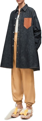 (W) LOEWE SS23 牛仔藍口袋補丁寬鬆長袖襯衫 S540Y13X27-5400 Lookbook (W) LOEWE SS23 牛仔藍口袋補丁寬鬆長袖襯衫 S540Y13X27-5400