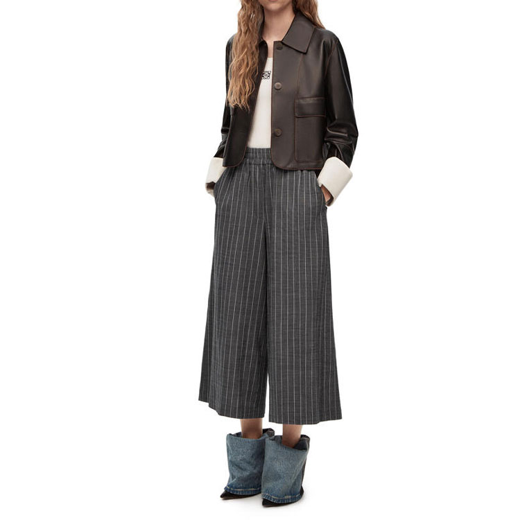 Lookbook (Women) LOEWE SS23  Grey Striped Printed Straight-Cut Cropped Pants Casual. S359Y04XAM-1114