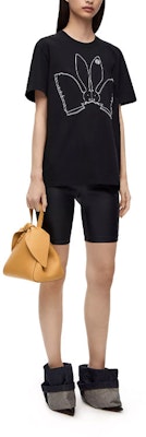 (W) LOEWE SS23 Camiseta Negra con Estampado de Conejo de Dibujos Animados S359Y22X31-1100 Lookbook (W) LOEWE SS23 Camiseta Negra con Estampado de Conejo de Dibujos Animados S359Y22X31-1100