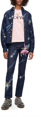 (Women) LOEWE x Howl's Moving Castle SS23 Pink Logo Print T-Shirt. SB44Y22X12-2060 Details for (Women) LOEWE x Howl's Moving Castle SS23 Pink Logo Print T-Shirt. SB44Y22X12-2060