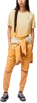 (W) LOEWE x On 女款 SS22 漸層運動T恤 橘色限定款。 S929Y22X02-6228 Lookbook (W) LOEWE x On 女款 SS22 漸層運動T恤 橘色限定款。 S929Y22X02-6228