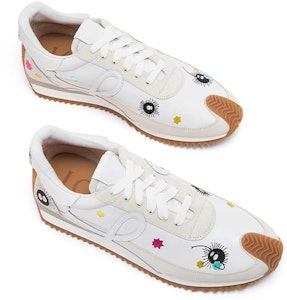 (W) LOEWE x Spirited Away Flow Runner 'Susuwatari Putih' L928282X05-1957 Purchase (W) LOEWE x Spirited Away Flow Runner 'Susuwatari Putih' L928282X05-1957