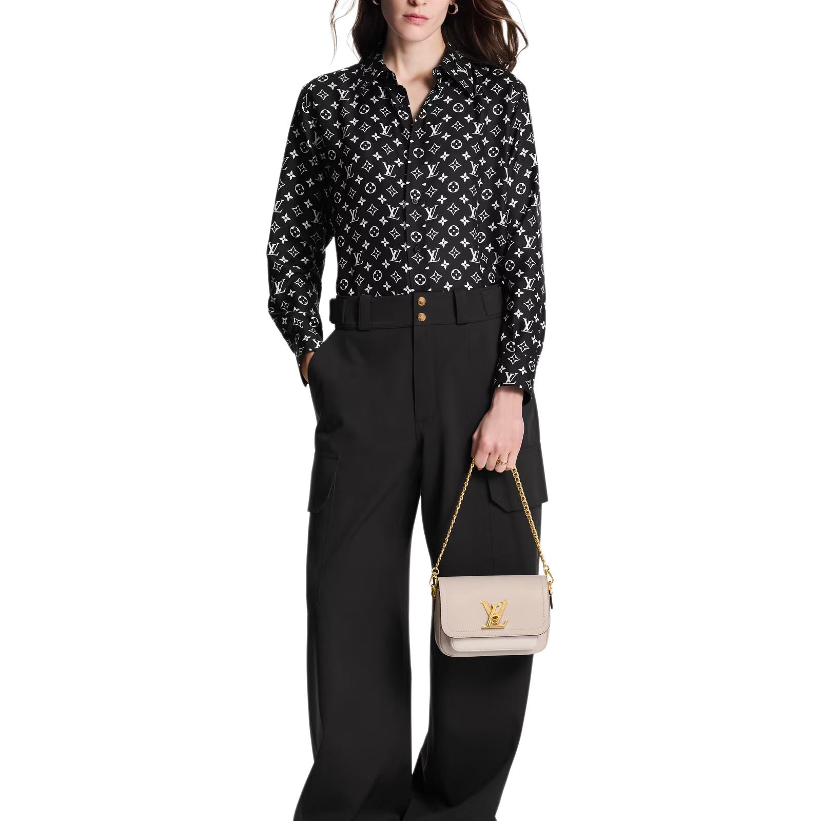(Women) LOUIS VUITTON  Black Logo Print Long-Sleeve Button-Up Shirt. 1AHENB 圖 3