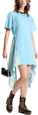 (W) Louis Vuitton Gaun Biru Lengan Pendek dengan Motif dan Detail Syal. 1AFTPO Lookbook (W) Louis Vuitton Gaun Biru Lengan Pendek dengan Motif dan Detail Syal. 1AFTPO