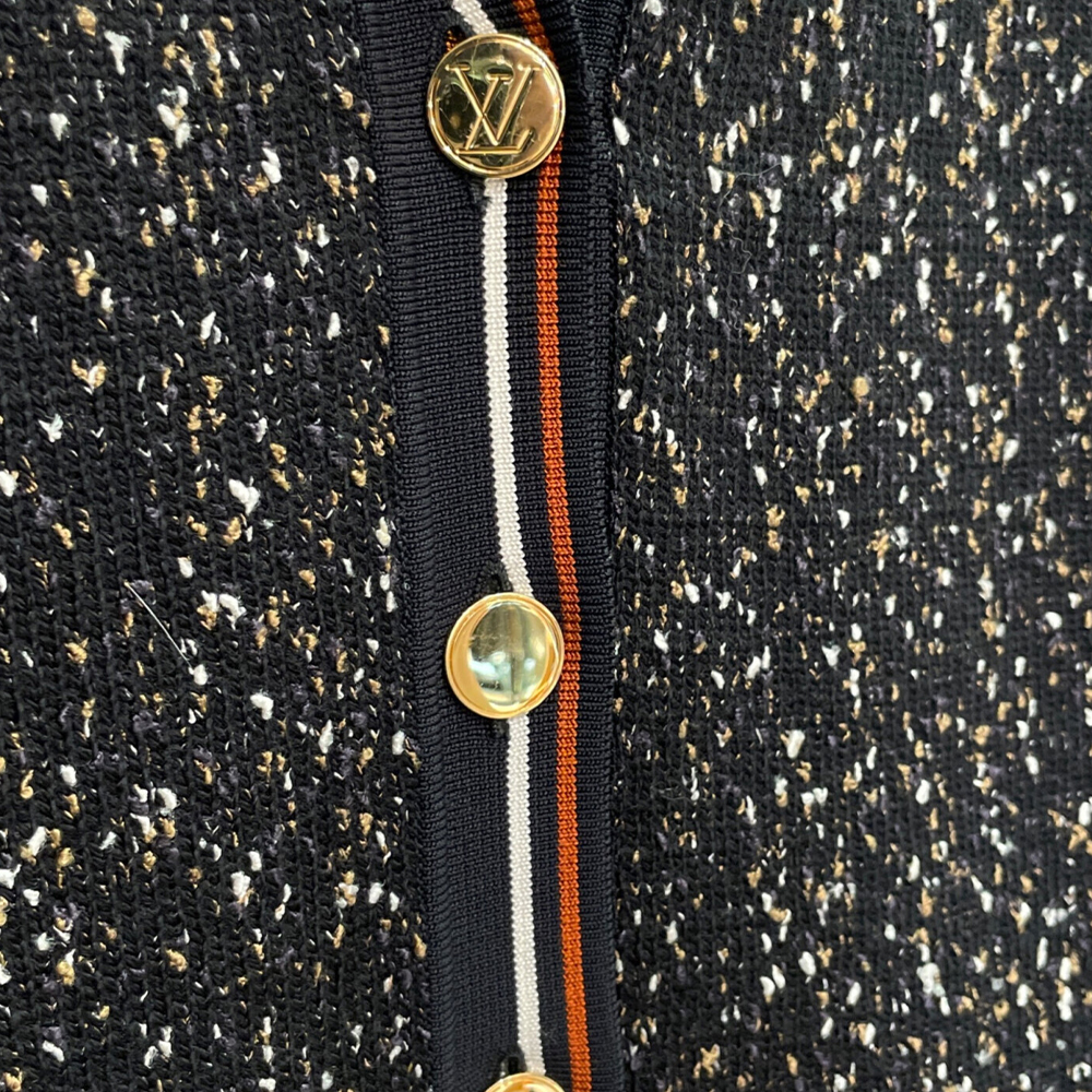 Purchase (Women) Louis Vuitton  Blue Striped Collar Single-Breasted Knit Sweater. FFKC05