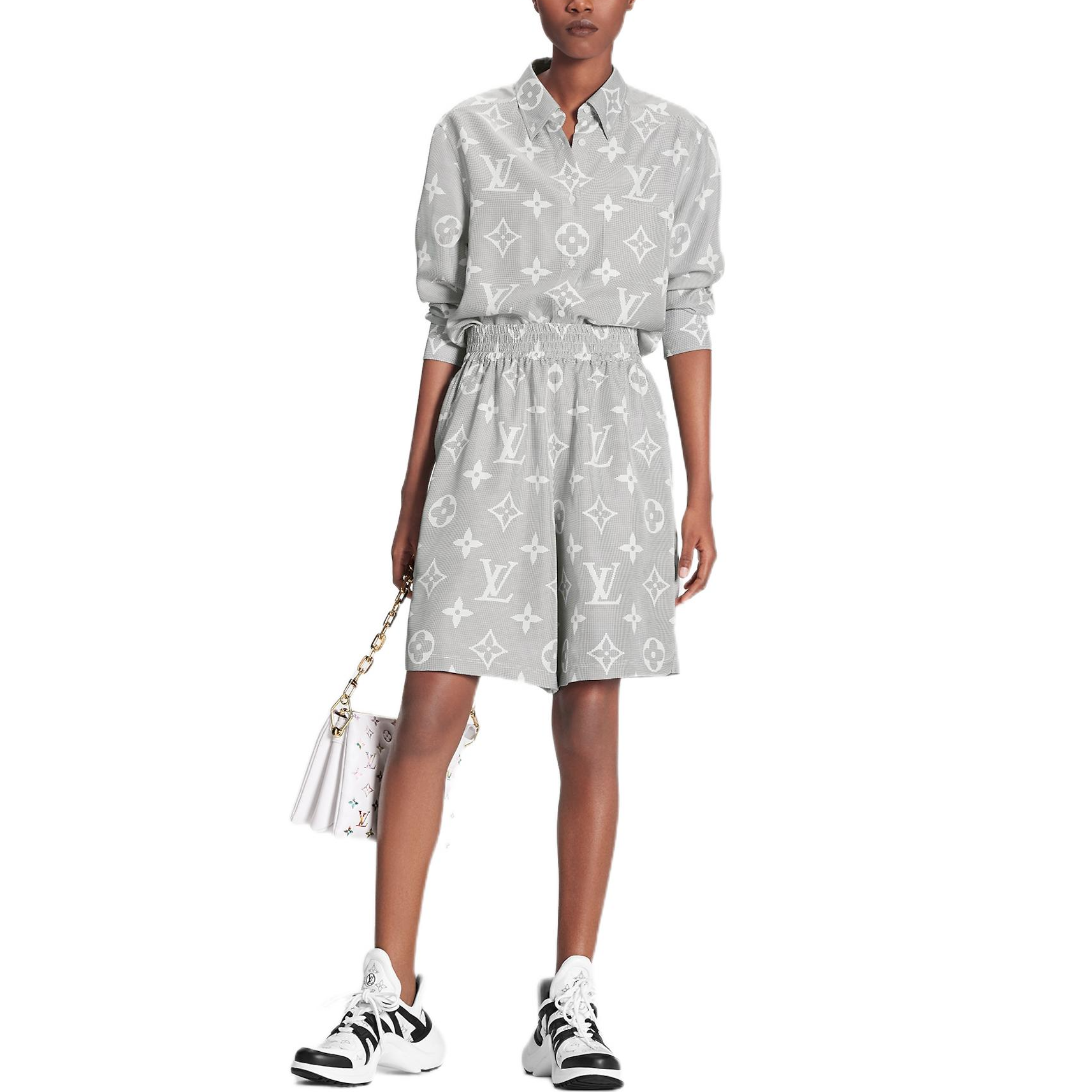 Lookbook (W) 路易威登 灰色寬鬆款式標誌彈性休閒短褲. 1AAK6N