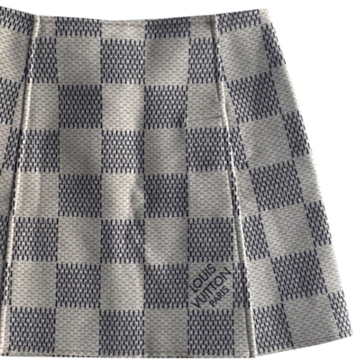 (W) 루이 비통 화이트 모노그램 자수 체크 미디 스커트. 1A9NG6 Sizing (W) 루이 비통 화이트 모노그램 자수 체크 미디 스커트. 1A9NG6