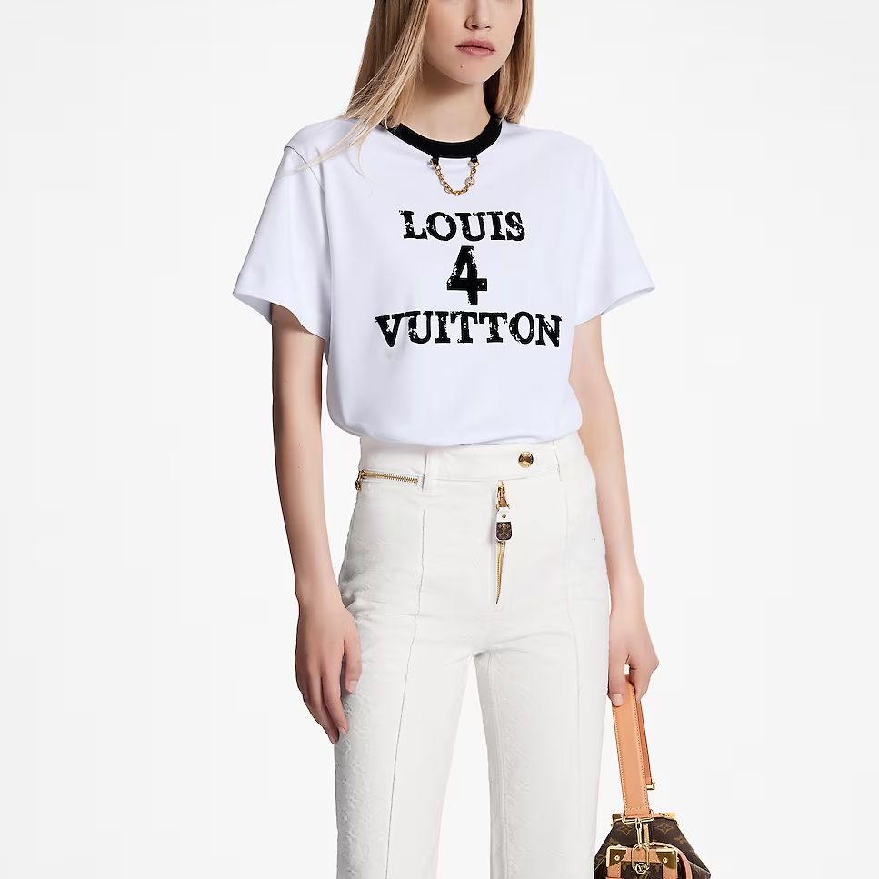 Lookbook (Women) LOUIS VUITTON  White T-Shirt with Letter Logo Print. 1ABIQC