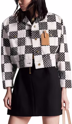(W) 路易威登 Alpha Damier Monogram 白色短款外套 春夏系列 2023. 1ABRF3 Lookbook (W) 路易威登 Alpha Damier Monogram 白色短款外套 春夏系列 2023. 1ABRF3
