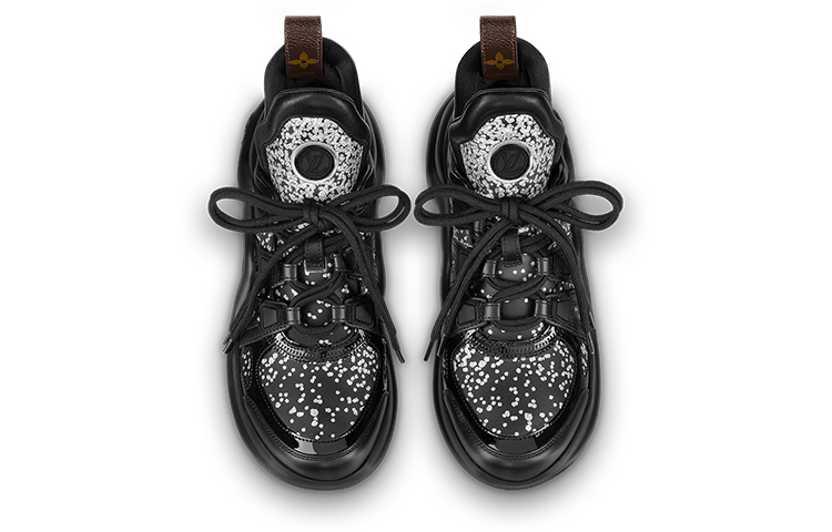 Lookbook (W) 路易威登 Archlight 黑色运动鞋 1A95II