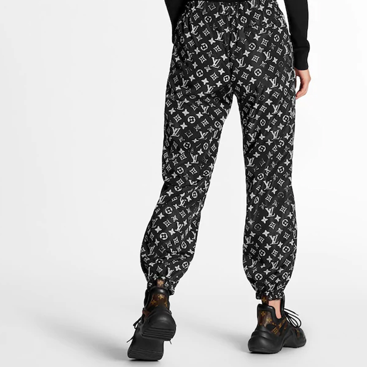 Purchase (W) Louis Vuitton Seluar Jogger Cetakan Berongga Hitam 1A5TSH