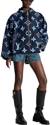 (W) ルイヴィトン ブルーロゴ ジオメトリックプリント ジップアップフーディージャケット 1AAA7M Lookbook (W) ルイヴィトン ブルーロゴ ジオメトリックプリント ジップアップフーディージャケット 1AAA7M