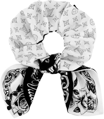 (Women) LOUIS VUITTON Butterfly Floral Silk Hair Tie for Women Black M96662 Lookbook (Women) LOUIS VUITTON Butterfly Floral Silk Hair Tie for Women Black M96662