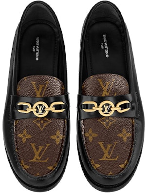 (W) Louis Vuitton Sepatu Loafers Catur 'Hitam dengan Monogram Coklat' 1ABPLA Lookbook (W) Louis Vuitton Sepatu Loafers Catur 'Hitam dengan Monogram Coklat' 1ABPLA