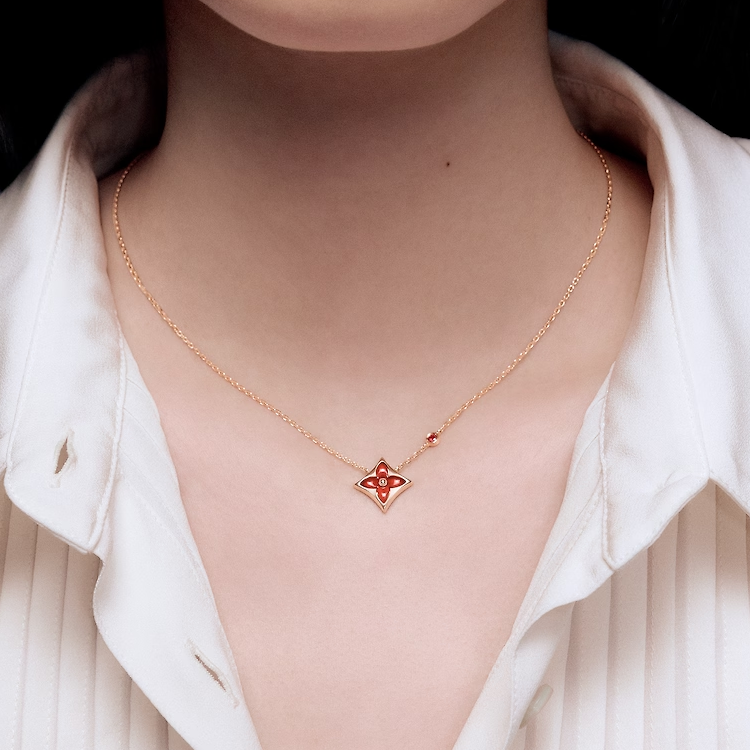 (Women) LOUIS VUITTON Color Blossom Lunar New Year 18K Gold Pendant Necklace. Q03272 圖 3