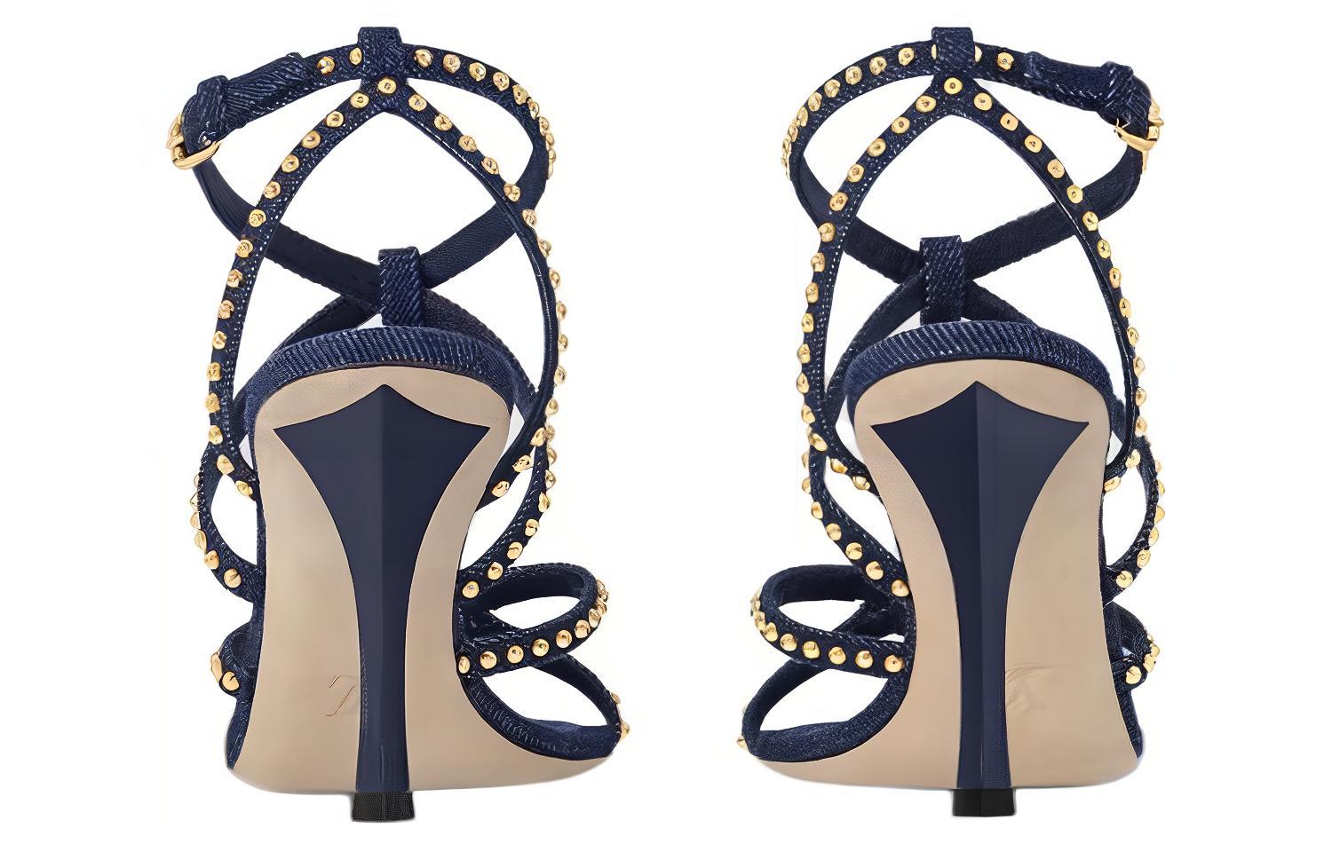 Purchase (W) Sandal Denim Louis Vuitton Biru dengan Gesper Metal Dekoratif. 1ACIUE