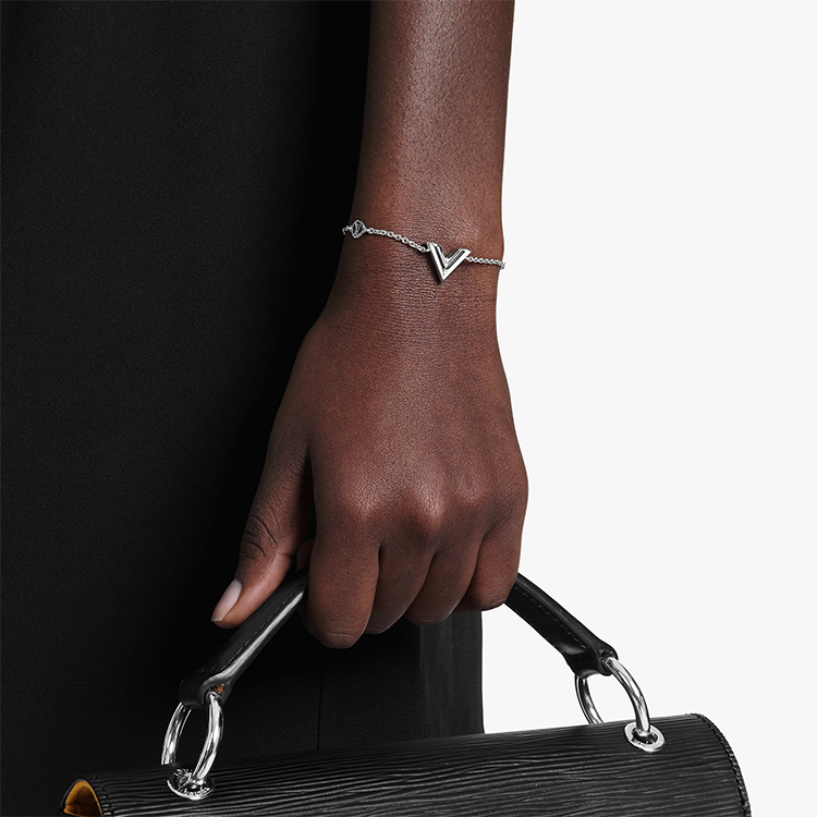 (Women) LOUIS VUITTON Essential V Palladium-Plated Brass Bracelet M63198 圖 4