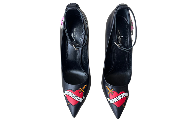 Shop (W) Louis Vuitton Fesyen Tumit Tinggi Stiletto Tajam 'Hitam' 1A4MP7