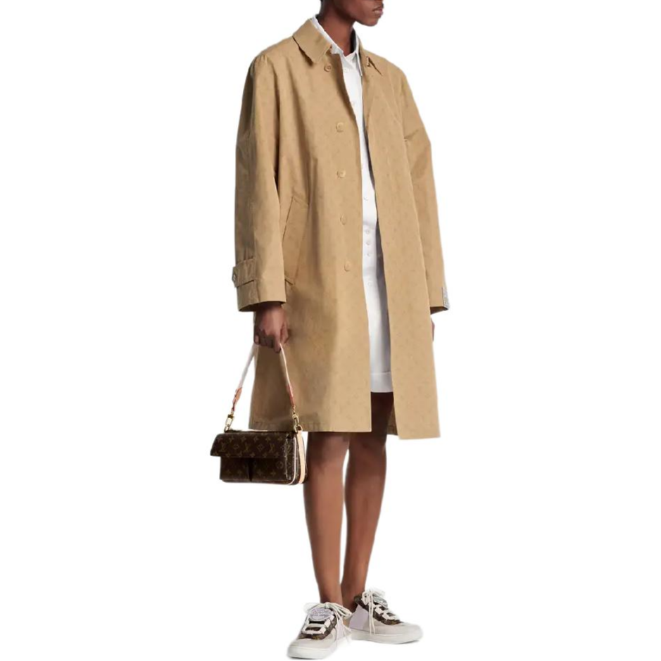 Lookbook (W) ルイ・ヴィトン フライトモード SS24 ベージュ ロゴ シングル トレンチコート レディース 1AFLRB