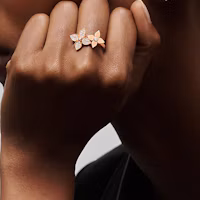 Lookbook (W) Anillo de Oro Rosa 18K Floral LOUIS VUITTON para Mujer. Q9L25B