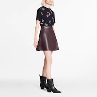 (W) Camiseta Negra Mujer Slim Fit Cuello Redondo Estampado Floral Louis Vuitton 1A88S5 Lookbook (W) Camiseta Negra Mujer Slim Fit Cuello Redondo Estampado Floral Louis Vuitton 1A88S5