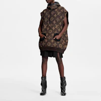 Lookbook (Women) LOUIS VUITTON FW21 Monogram Sleeveless Pullover Sweatshirt Brown Women 1A9EJQ