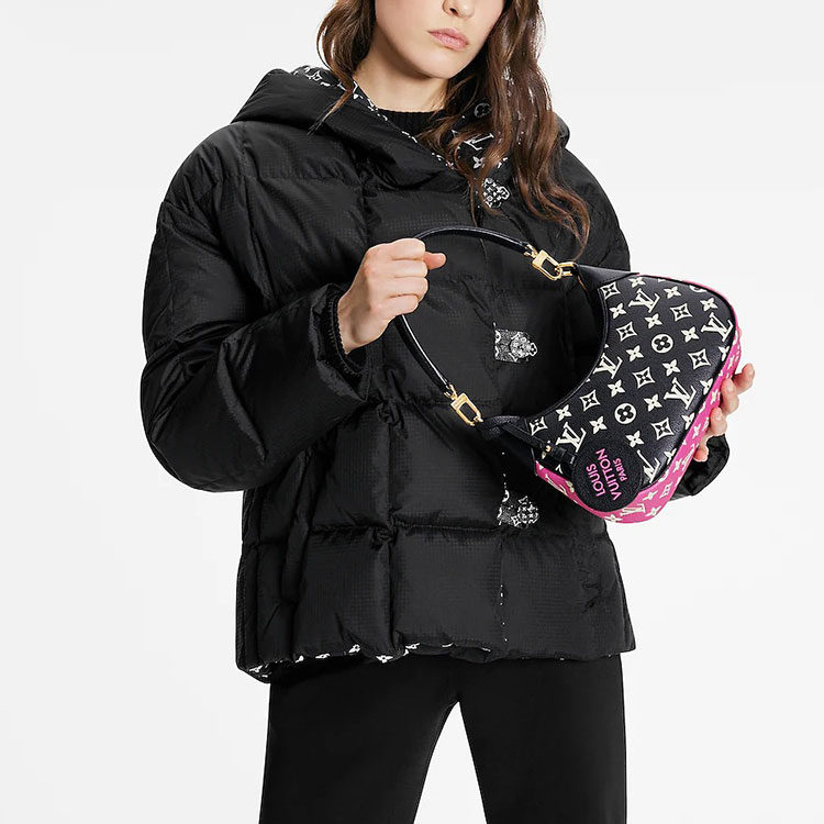 Purchase (Women) LOUIS VUITTON FW22  Black Waterproof Hooded Down Jacket. 1AA0UB