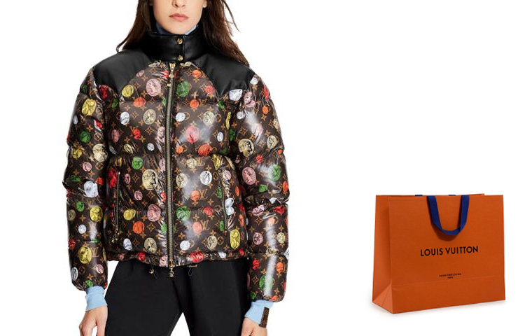 Shop (W) 루이비통 FW22 로고 프린트 퍼퍼 재킷 브라운 1A9AIQ