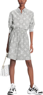 (W) LOUIS VUITTON FW22 Flight Mode Logo Cetakan Kelabu Baju Lengan Panjang Wanita. 1AAK7A Lookbook (W) LOUIS VUITTON FW22 Flight Mode Logo Cetakan Kelabu Baju Lengan Panjang Wanita. 1AAK7A