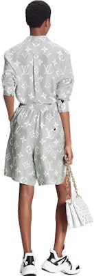 (W) LOUIS VUITTON FW22 Flight Mode Logo Cetakan Kelabu Baju Lengan Panjang Wanita. 1AAK7A Shop (W) LOUIS VUITTON FW22 Flight Mode Logo Cetakan Kelabu Baju Lengan Panjang Wanita. 1AAK7A