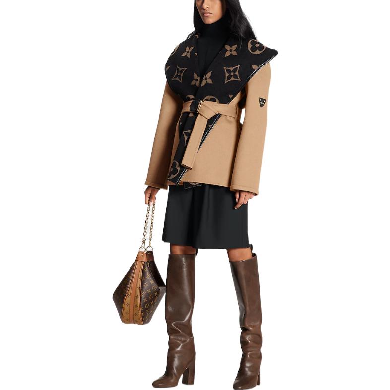 Lookbook (W) Louis Vuitton FW22 Kot Coklat Logo Bercetak dengan Kolar Belted Luar. 1AAGCX