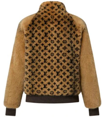 (W) Louis Vuitton FW22 Jaket Bomber Bulu Mink Pola Leher Tinggi Wanita Coklat 1AA8PG Lookbook (W) Louis Vuitton FW22 Jaket Bomber Bulu Mink Pola Leher Tinggi Wanita Coklat 1AA8PG