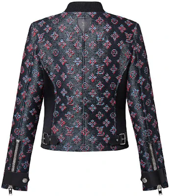 (W) 루이비통 FW23 로고 프린트 집업 재킷 블루 퍼플 1ABRZT Lookbook (W) 루이비통 FW23 로고 프린트 집업 재킷 블루 퍼플 1ABRZT