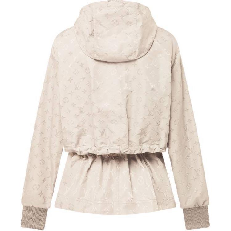 Lookbook (W) LOUIS VUITTON FW24 Chaqueta Beige con Capucha y Cordón de Manga Larga. 1AGO49
