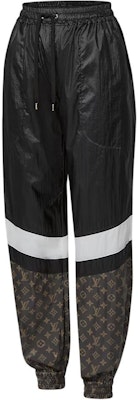 (W) ルイ・ヴィトン FW24 ブラックロゴプリント ミッドウエスト ジョガーパンツ 1AFMM1 Shop (W) ルイ・ヴィトン FW24 ブラックロゴプリント ミッドウエスト ジョガーパンツ 1AFMM1