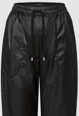 (W) ルイ・ヴィトン FW24 ブラックロゴプリント ミッドウエスト ジョガーパンツ 1AFMM1 Details for (W) ルイ・ヴィトン FW24 ブラックロゴプリント ミッドウエスト ジョガーパンツ 1AFMM1