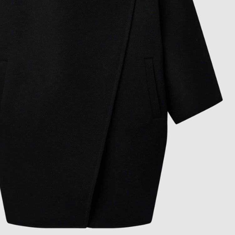 (Women) LOUIS VUITTON FW24  Black Solid Color High Neck Loose Oversized Coat. 1AGGMT 圖 3