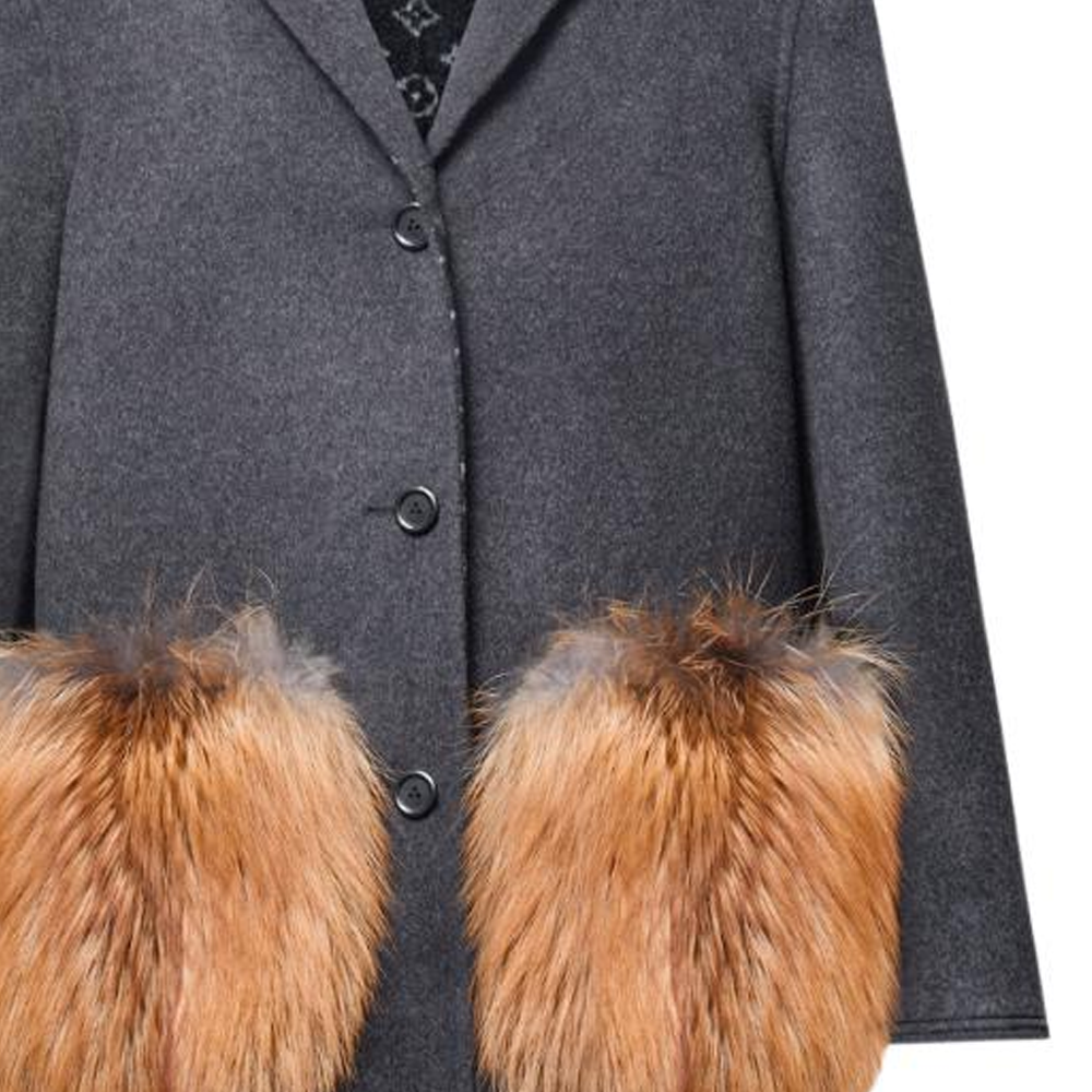 (Women) LOUIS VUITTON FW24  Grey Long Sleeve Coat with Fox Fur Pocket Trim. 1AGGMD 圖 7