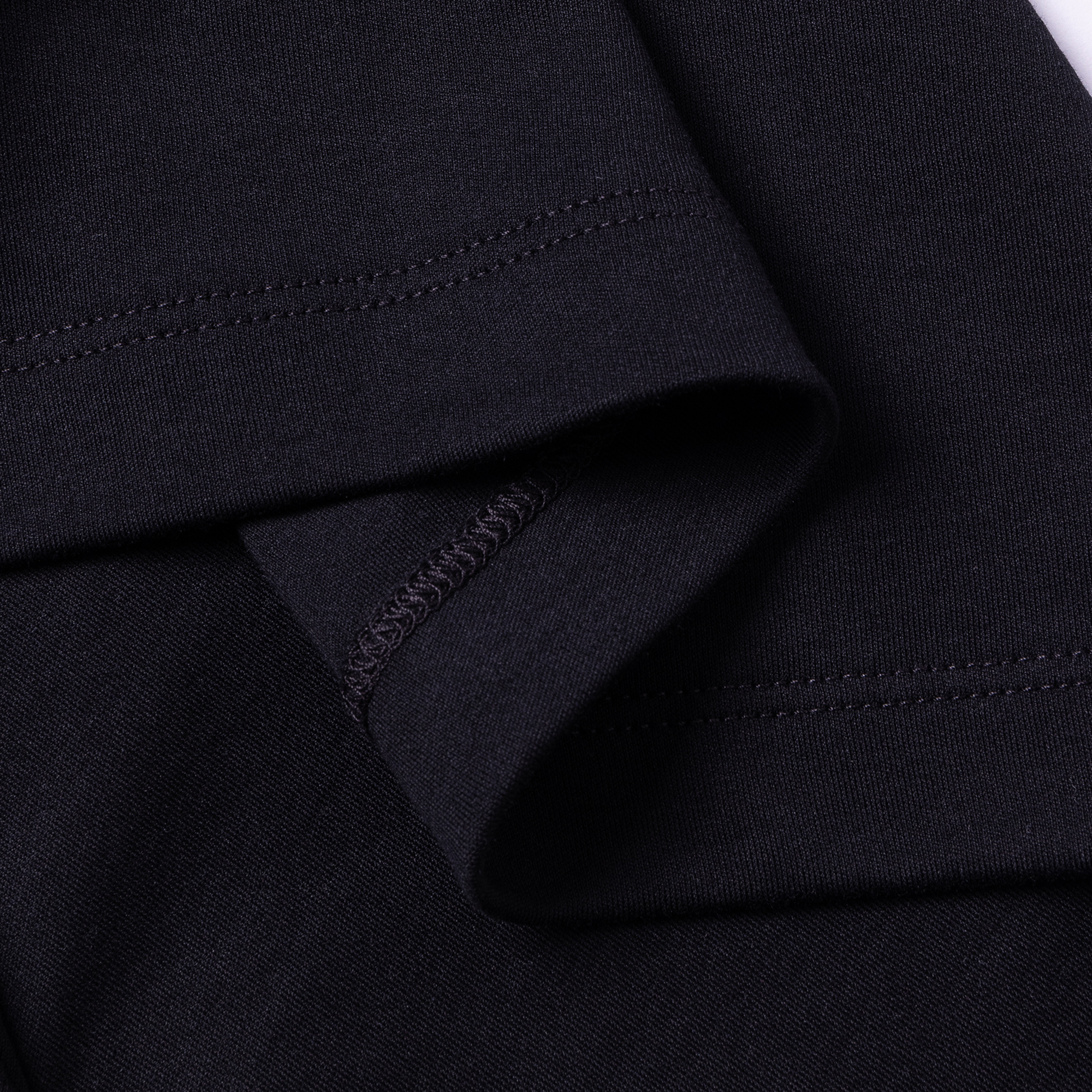 Details for (W) LOUIS VUITTON FW24 By the Pool Kaos Wanita Putih Logo Hitam Crewneck. 1AFTUC