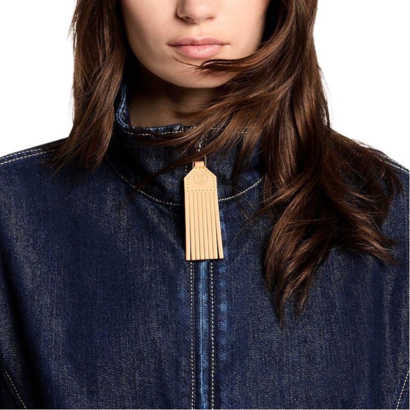 Sizing (W) Chaqueta Vaquera LOUIS VUITTON FW25 con Cremallera, Dobladillo Elástico y Bolsillos. 1AIQDP